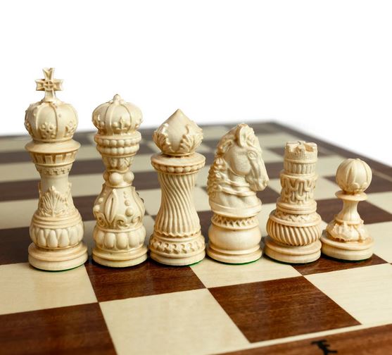 Schach mit Figuren, Nr. 108 aus Holz, Schachspiel 59x59x3,5 cm