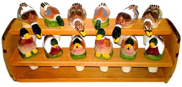Handgeschnitzte Flaschenkorken mit gemischten Enten aus Holz im 12er Set bemalt Nr. 041.049