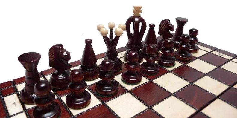 Schach mit Figuren, Nr. 113 aus Holz, Schachspiel 30x30x2,5 cm